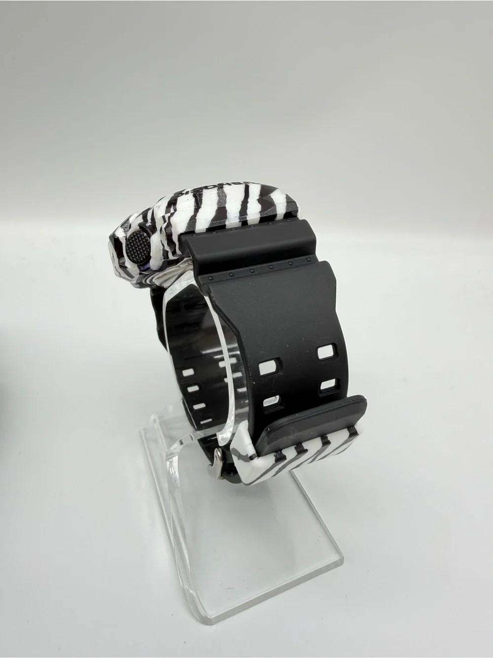 Custom Zebra Casio G-SHOCK GA-700 GA700 Module 5522 Black White Watch
